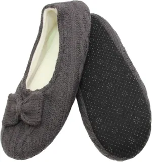 BambooMN 1 Pair Adult Size Medium Fuzzy Cozy Plush Home Travel Non-Skid Slippers Slip-On