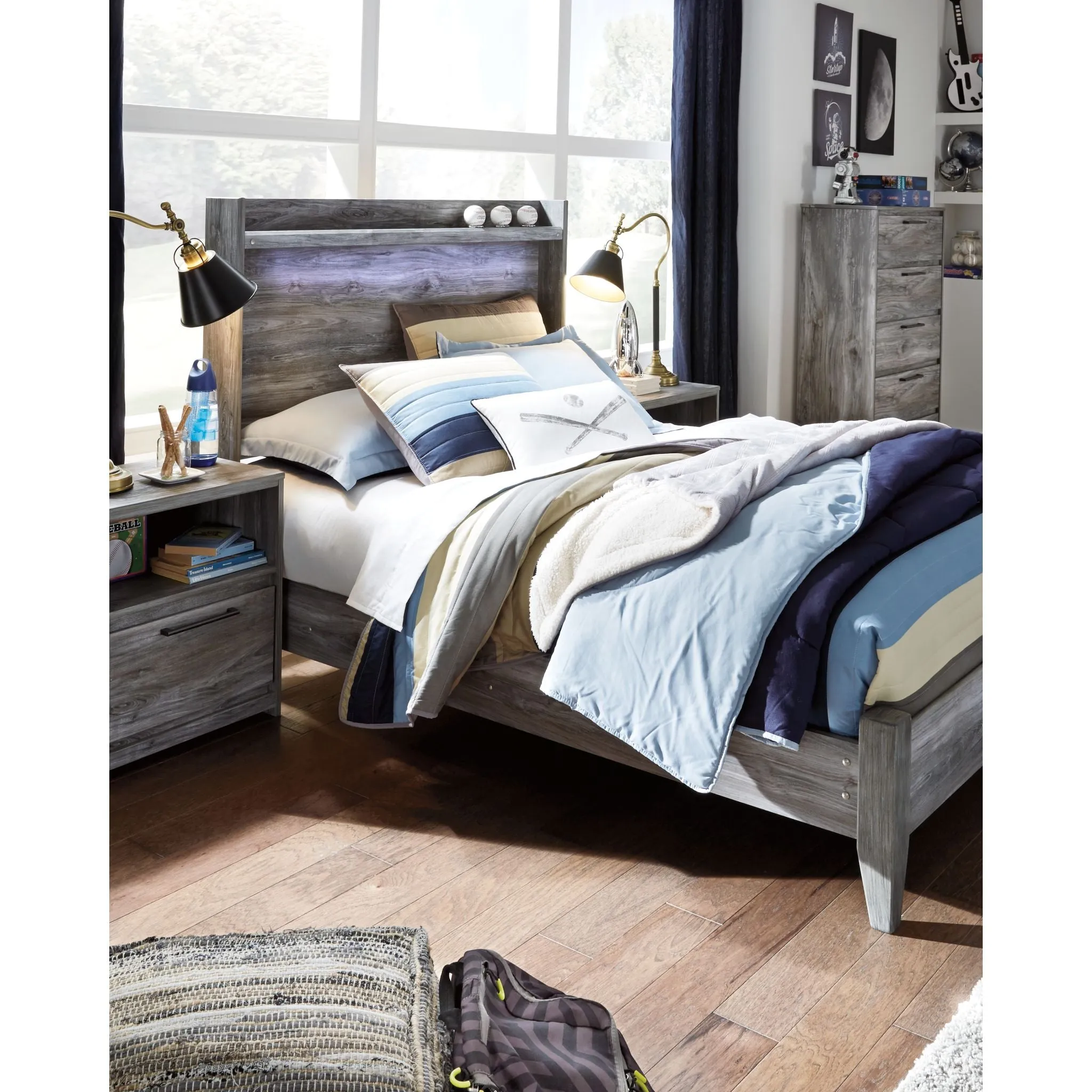 Baystorm Full Panel Bed - Gray
